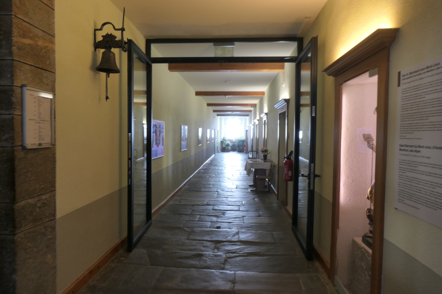p1004591_2.jpg